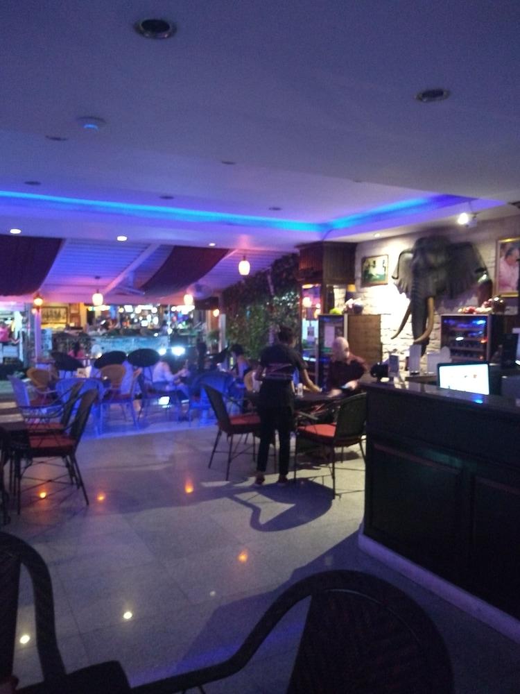 Zip Hotel & Restaurant Pattaya Exterior foto